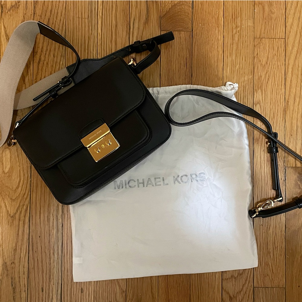 Black Michael Kors Crossbody